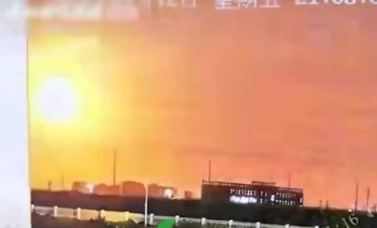 انفجار غامض يضيء سماء شاندونغ الصينية ويثير حيرة عالمية