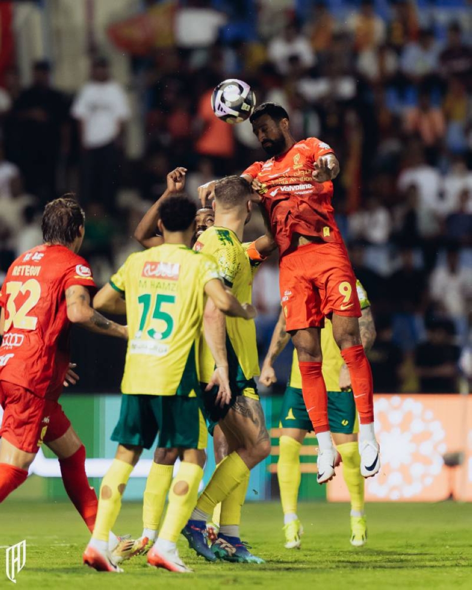 القادسية يتغلب على الخليج بهدفين مقابل هدف في دوري روشن
