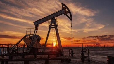 ارتفاع منصات التنقيب عن النفط الأمريكية يُبشّر بانتعاش الإنتاج