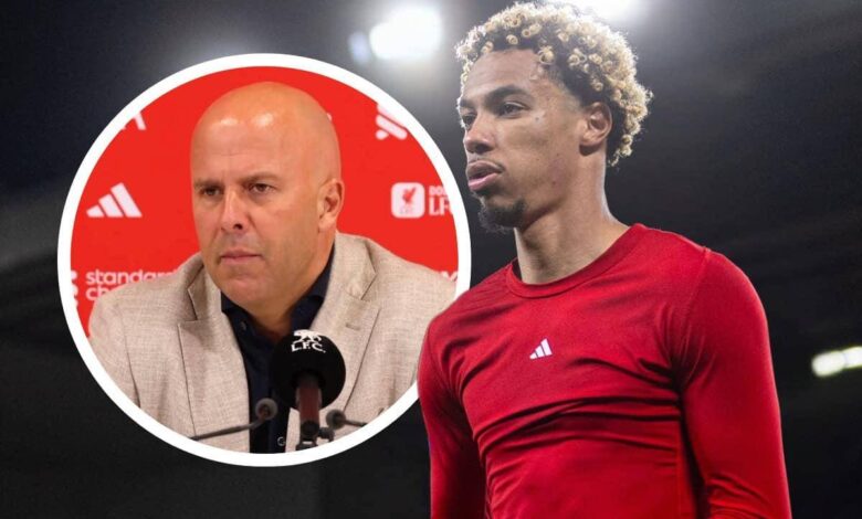 آرني سلوت يصف تصرف مهاجمه بـ«الغبي» بعد طرده في كأس كاراباو