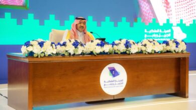 في أمسية تاريخية: الأمير الشاعر سعد آل سعود ‘منادي’ يصدح بقصائد الوطن والحب في ينبع احتفالاً باليوم الوطني الـ95