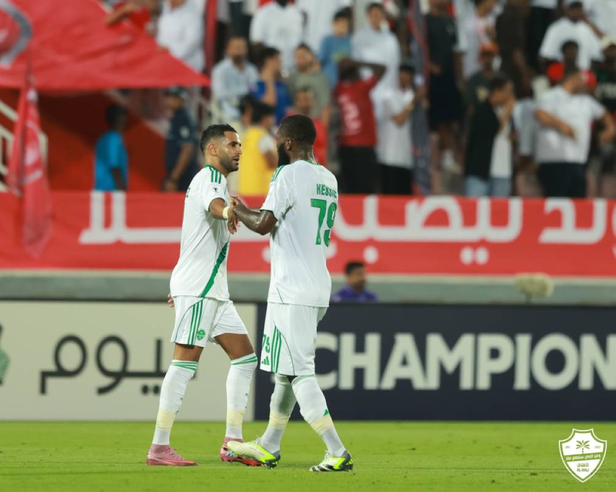 الأهلي السعودي يتعادل مع الدحيل القطري في قمة آسيوية ملتهبة بدوري النخبة