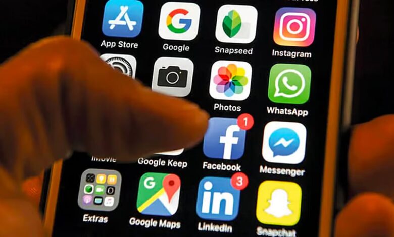 الظهور على منصات التواصل وخطر الاختراقات الإلكترونية