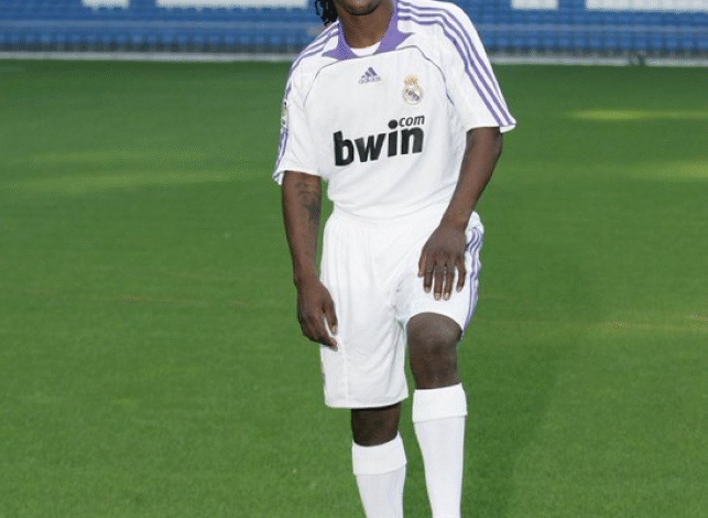 جلطة دماغية تباغت نجم ريال مدريد السابق رويستون درينثي