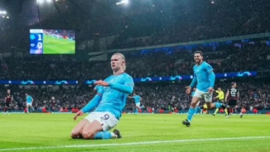 البريميرليج يحظر احتفال انزلاق الركبة لسلامة اللاعبين