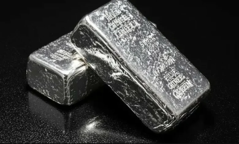 أسعار الفضة تقفز لمستويات غير مسبوقة وسط رهانات التيسير النقدي