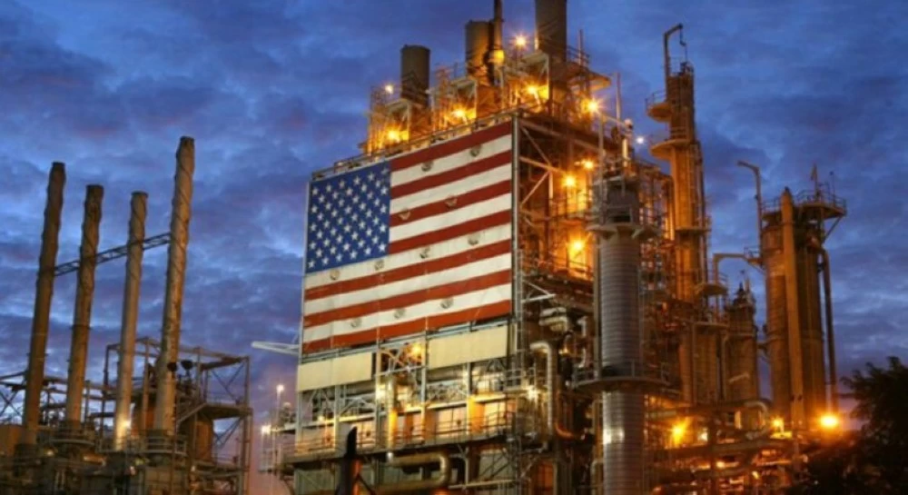 مخزونات النفط الأمريكية: تراجع أقل من المتوقع وارتفاع في المنتجات